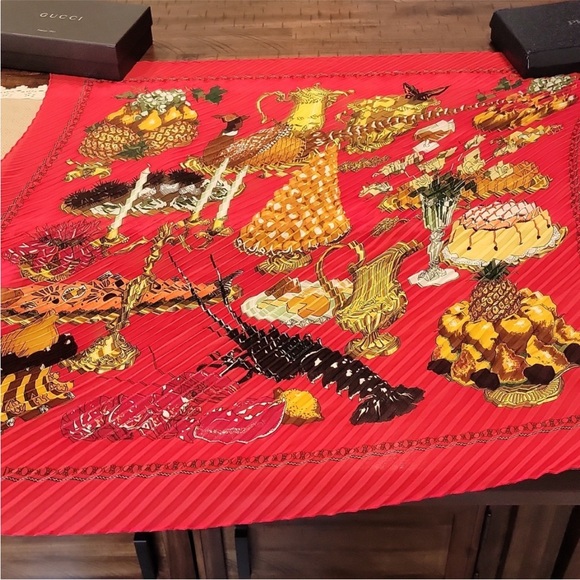 🎉🎉SOLD🎉🎉 Authentic Hermes pleated silk scarf with box - Picture 4 of 7
